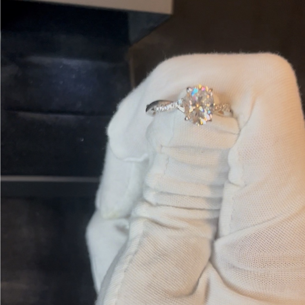 2ct Oval Moissanite Engagement Ring & 925 Sterling Silver W/Led Box & GRA Card